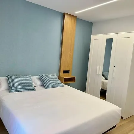 Junto A La Catedral Vut 09-0443