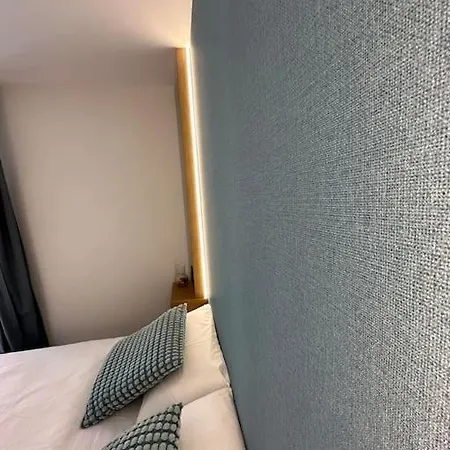 Junto A La Catedral Vut 09-0443