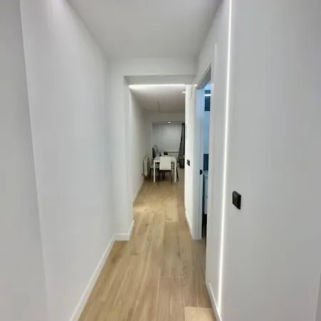 Junto A La Catedral Vut 09-0443