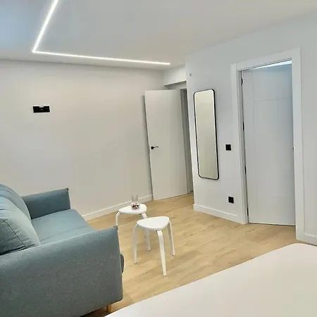 Junto A La Catedral Vut 09-0443 * Burgo