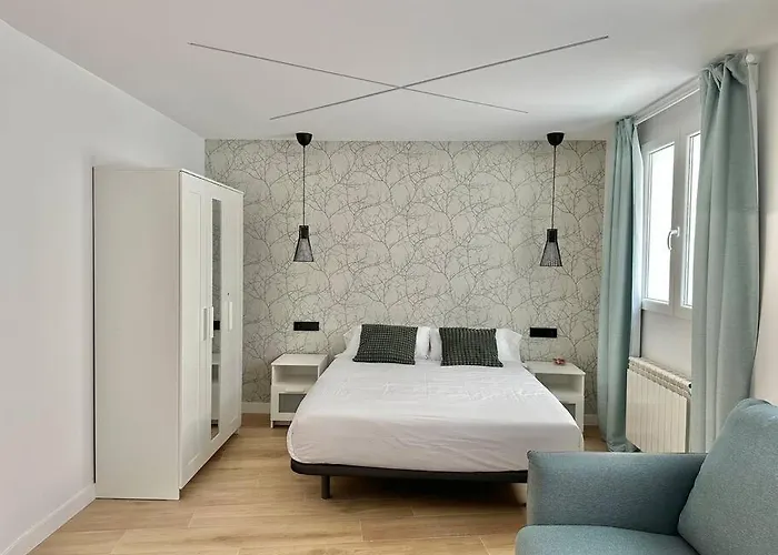 Junto A La Catedral Vut 09-0443 *