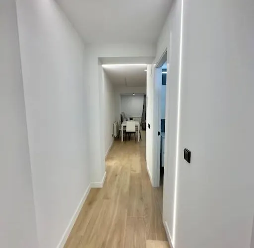 Junto A La Catedral Vut 09-0443