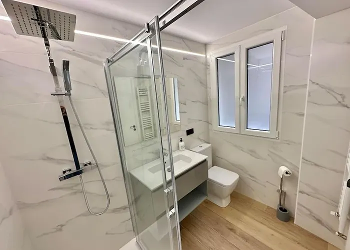 Junto A La Catedral Vut 09-0443 アパート *